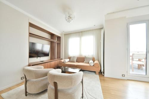 Eiffel Tower View Champs Elysees Prestige 1BR