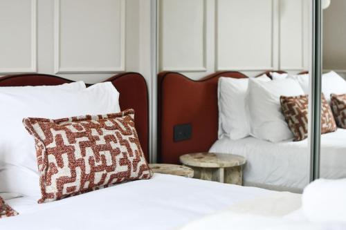 Eiffel Tower View Champs Elysees Prestige 1BR