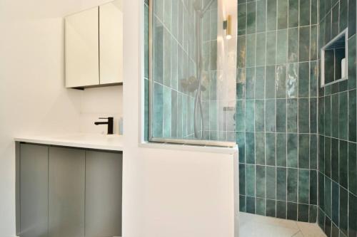 Cozy and Chic 1BR Near Champs Elysees
