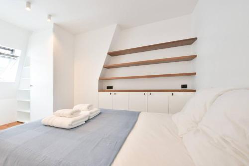 Cozy and Chic 1BR Near Champs Elysees