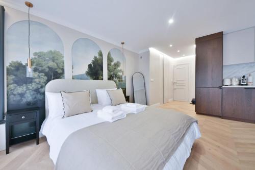 Luxury Studio with Stunning Eiffel Tower View