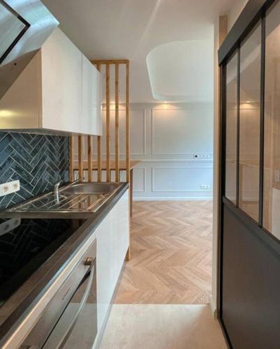 Eiffel Tower Area Chic and Cosy Parisian Studio