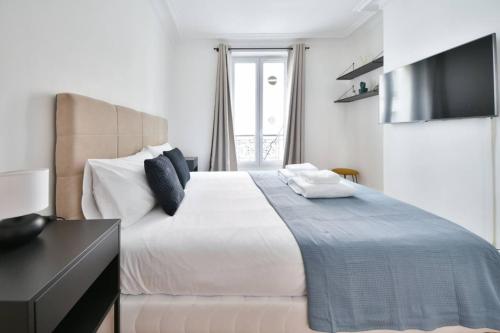 Cozy 1BR by Eiffel Tower and Seine Comfort Charm