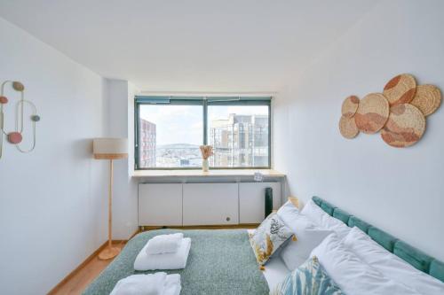 Chic 1BR with Stunning View and Central Location