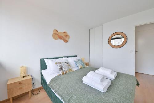 Chic 1BR with Stunning View and Central Location