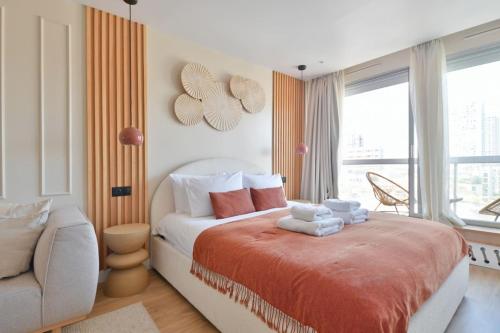 Best Eiffel Tower View Refurbished Studio