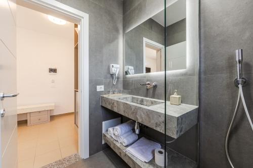 Intea Hotel Durres tesisinde bir banyo