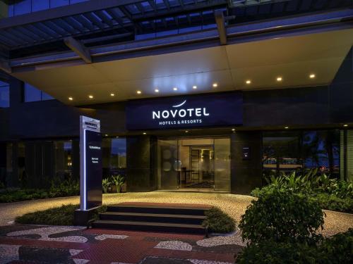 a novisor sign on the front of a building at Novotel Florianopolis in Florianópolis
