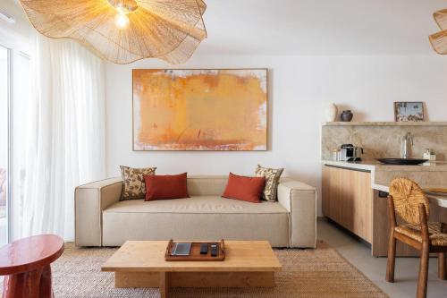Spacious apartment with terrace and parking