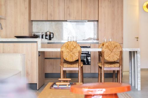 Spacious apartment with terrace and parking