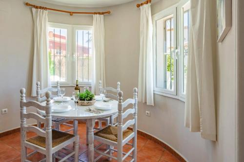 Villa Sagitario by Villa Plus