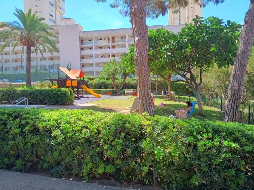 GRAN RESORT PLAYMON PARK jardines piscina pistas cerca PLAYA LEVANTE Reforma a estrenar
