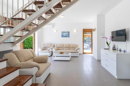 Holiday House Irina G - Pool Private