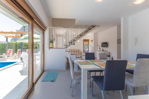 Holiday House Irina G - Pool Private
