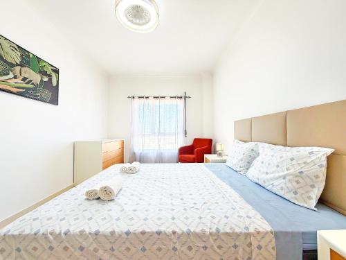 Modern Charming Nautic Condo by BeCherish