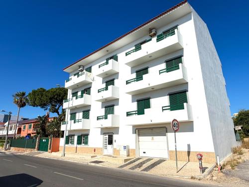 Faro City & Airport Comfy Condo by BeCherish