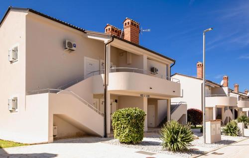 Beautiful Apartment In Medulin