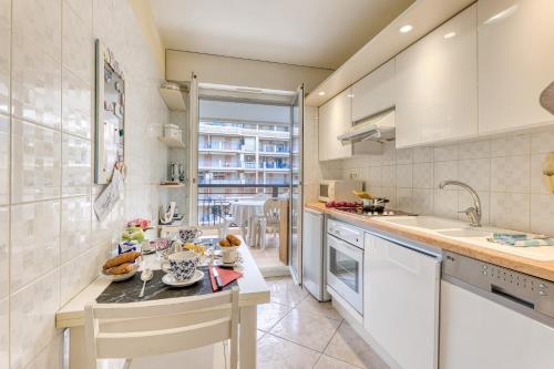Garden View Daturas with Balcony - Happy Rentals