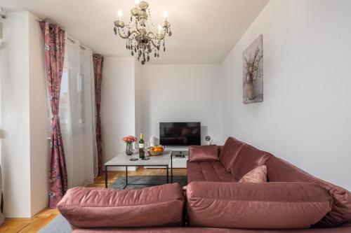 Apt Ana Walk To Beach with Balcony - Happy Rentals