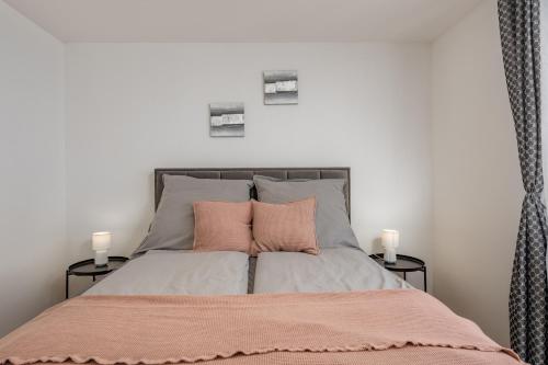 Apt Ana Walk To Beach with Balcony - Happy Rentals