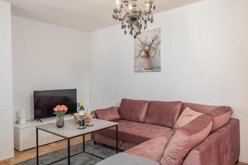 Apt Ana Walk To Beach with Balcony - Happy Rentals