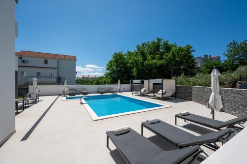 Apartments with swimming pool Lopar, Rab - 25837