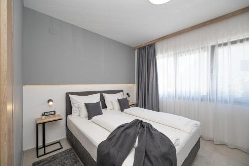Apartments with swimming pool Lopar, Rab - 25837