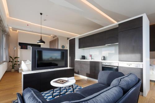 Skyline View Loft