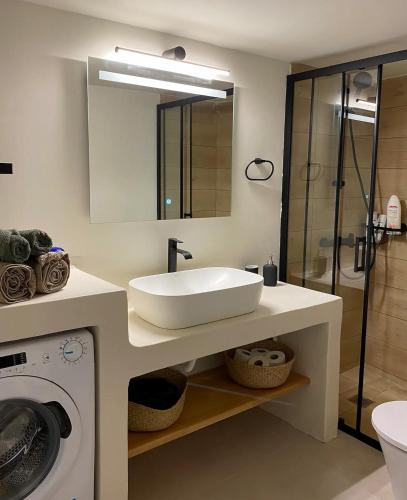 Hill 'N Chill