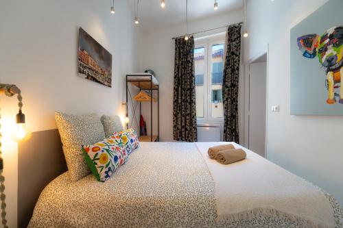 Old Town Nice, 2 bedrooms & 2 bathrooms,Quiet, AC for 4 people