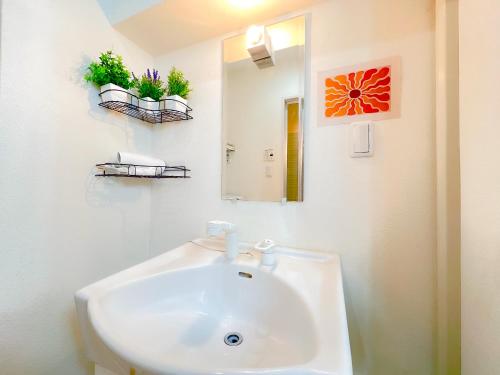 TZF Spacious 2BR Apt, Central Tokyo, JR station 2mins