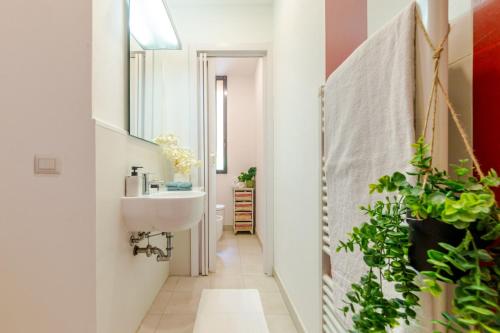 Characteristic one bedroom Apartment Columns of San Lorenzo