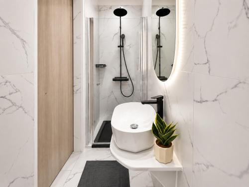 Heart of Syntagma Rooms -2min from the square center-