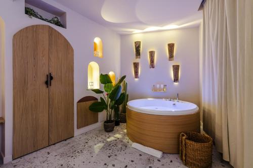 Love Room Strasbourg, Suite Ibiza, Balnéo & Sauna