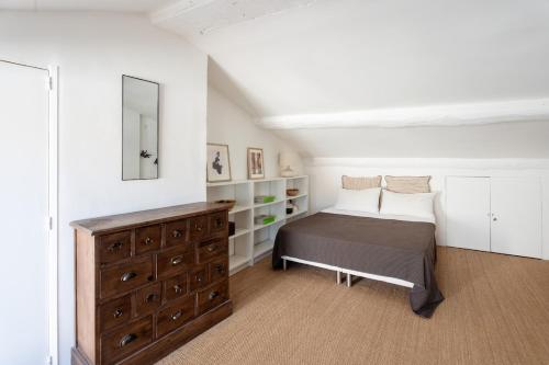 Central duplex with terrace