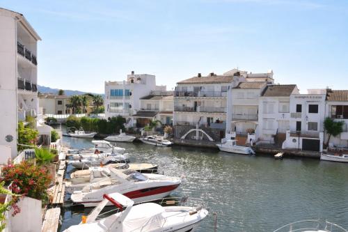 Apartamento con bonitas vistas al canal ref 337