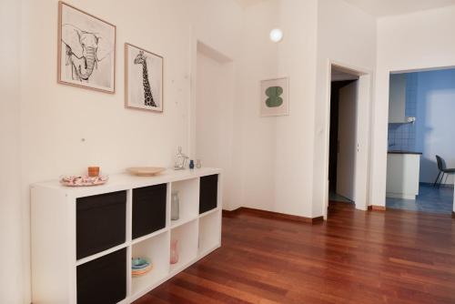 City Apt with Free Parking & AC Tram to Center