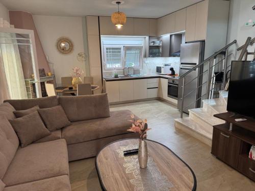 Pefkochori Maisonette Villa near Beach