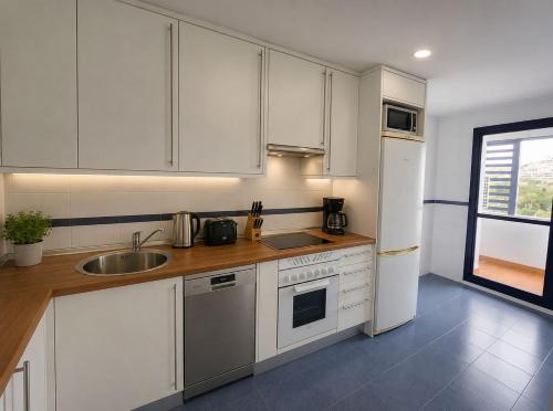 SEA VIEWS PENTHOUSE HEART OF ESTEPONA near the port