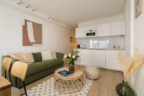 Lavie Maison Cozy Flat in Parisian Passage