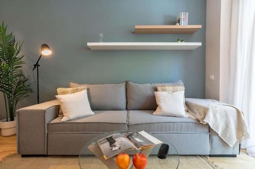 Modern stylish 3 bedroom Arco de Triunfo