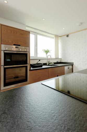 The Old Coach House, Luxury Harbourside Apartment photo 13