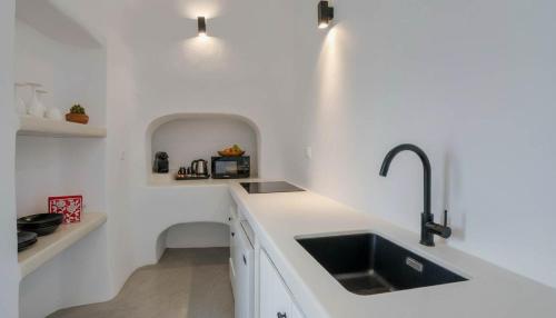 Artemis Sunset Santorini Stay Rooftop Jacuzzi View