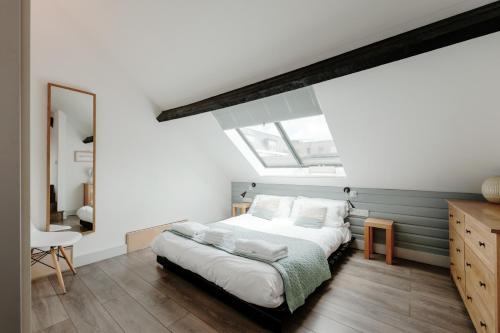 The Old Coach House, Luxury Harbourside Apartment photo 8