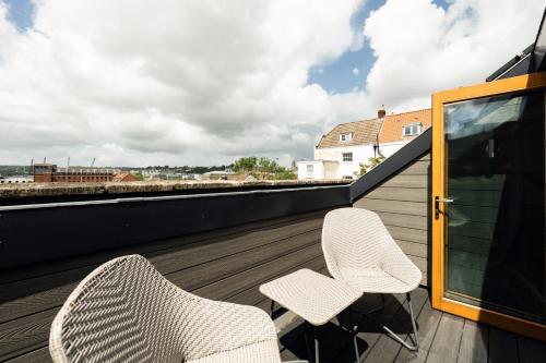 The Old Coach House, Luxury Harbourside Apartment photo 7