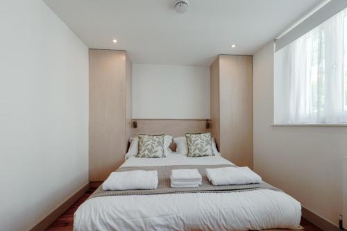The Old Coach House, Luxury Harbourside Apartment photo 19