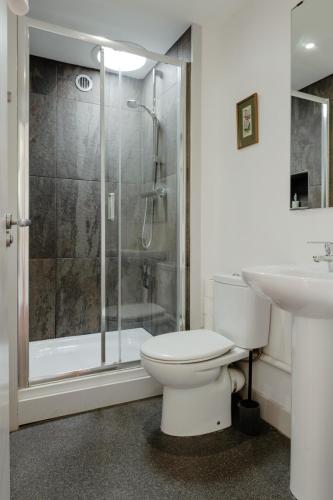 The Old Coach House, Luxury Harbourside Apartment photo 21