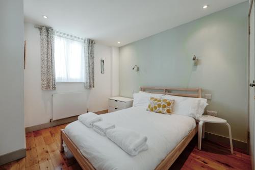 The Old Coach House, Luxury Harbourside Apartment photo 22