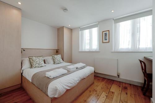 The Old Coach House, Luxury Harbourside Apartment photo 9