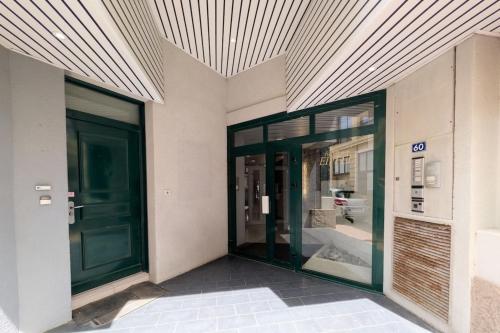 Centrally located apartment 50m from the beach